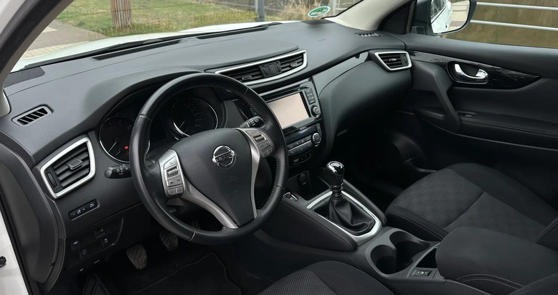 Nissan Qashqai cena 57900 przebieg: 120000, rok produkcji 2017 z Wrocław małe 562